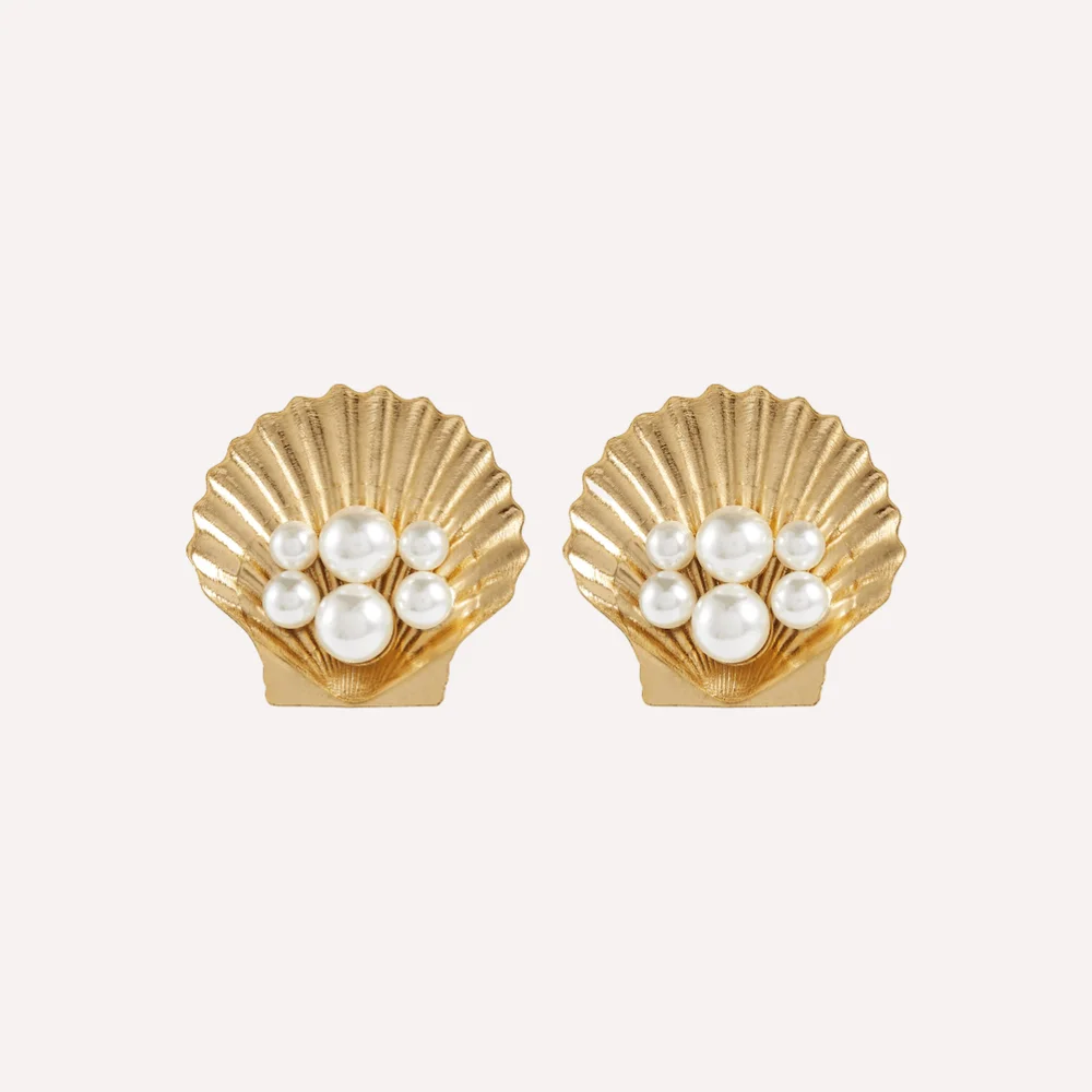 Gold+seashell+earrings