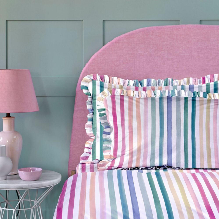 Multocolour striped bedding with ruffles