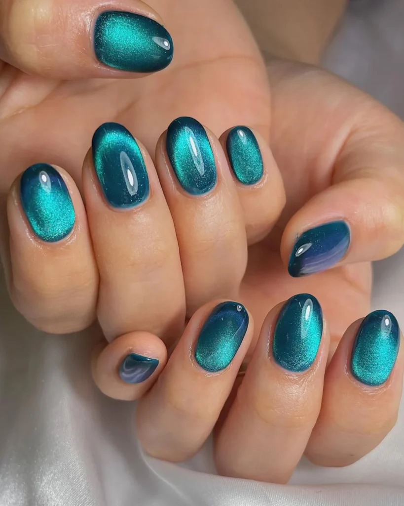 deep blue ombre nails. aquamarine nail designs